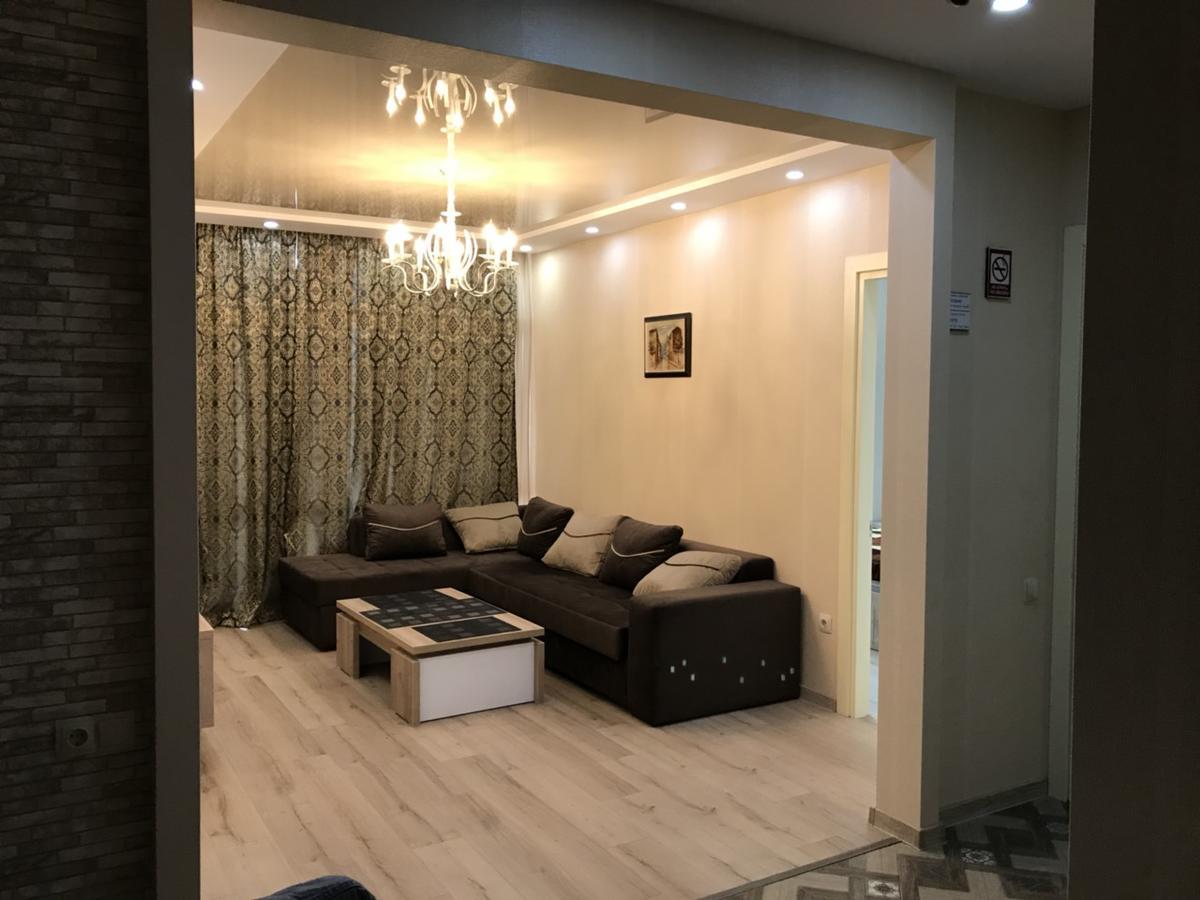 Apartment Lux With 3 Rooms Batumi Bagian luar foto